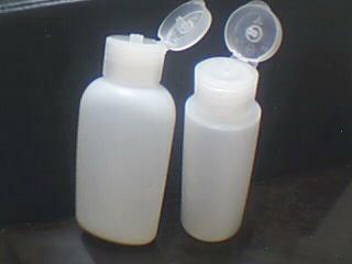 深圳市宏润塑料制品厂 专业生产PE胶瓶及塑料制品